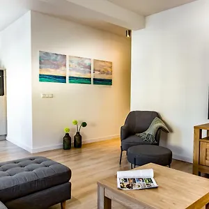 Boven De Ijsjes Apartment